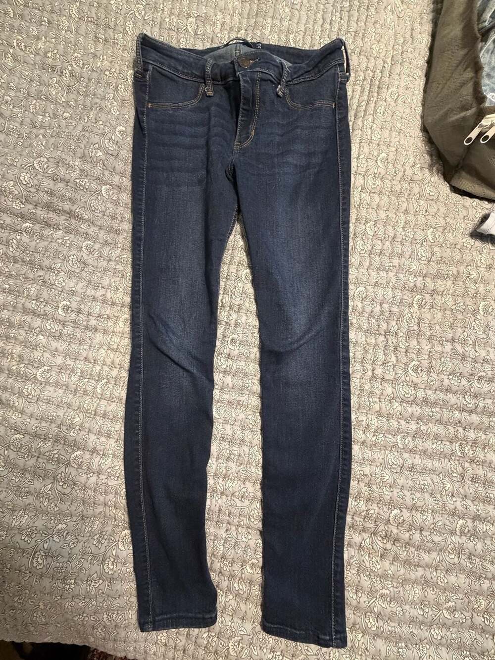 Hollister Co. Low-Rise  Stretch Jean Legging Size 5R W27  Dark Wash